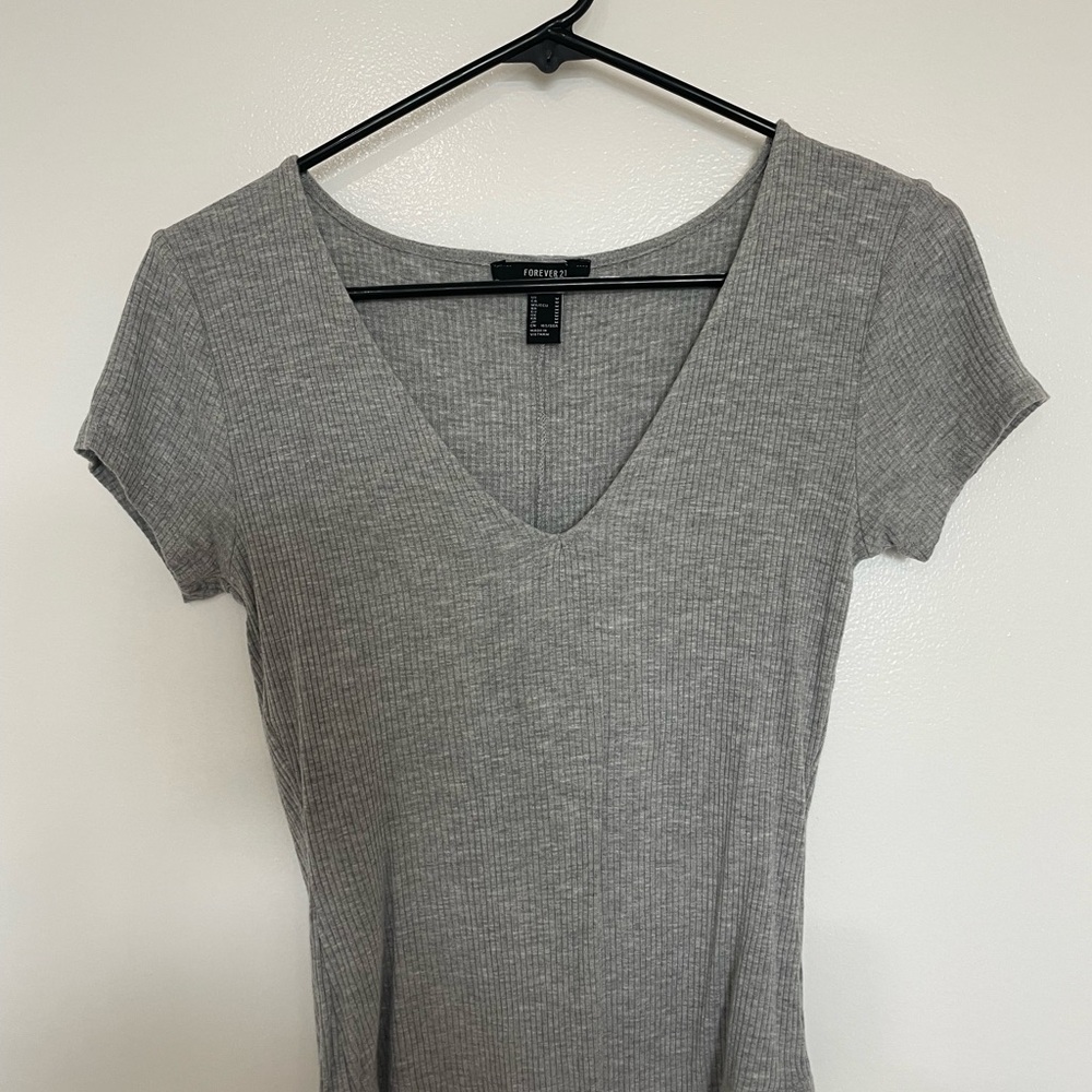 Forever 21 Gray Fitted V-Neck T-Shirt